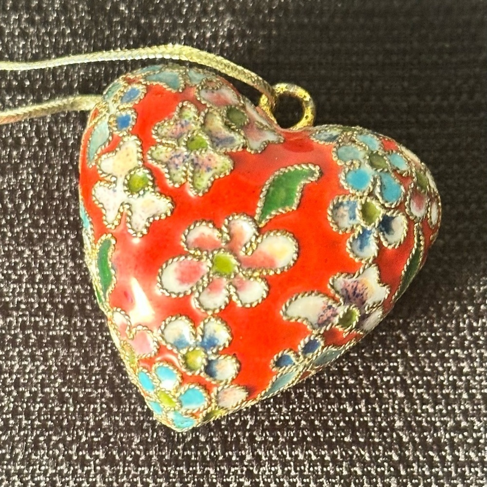 VTG Heart Cloisonne Enamel Gold Plated Puffy Double Sided Floral Charm Pendant
